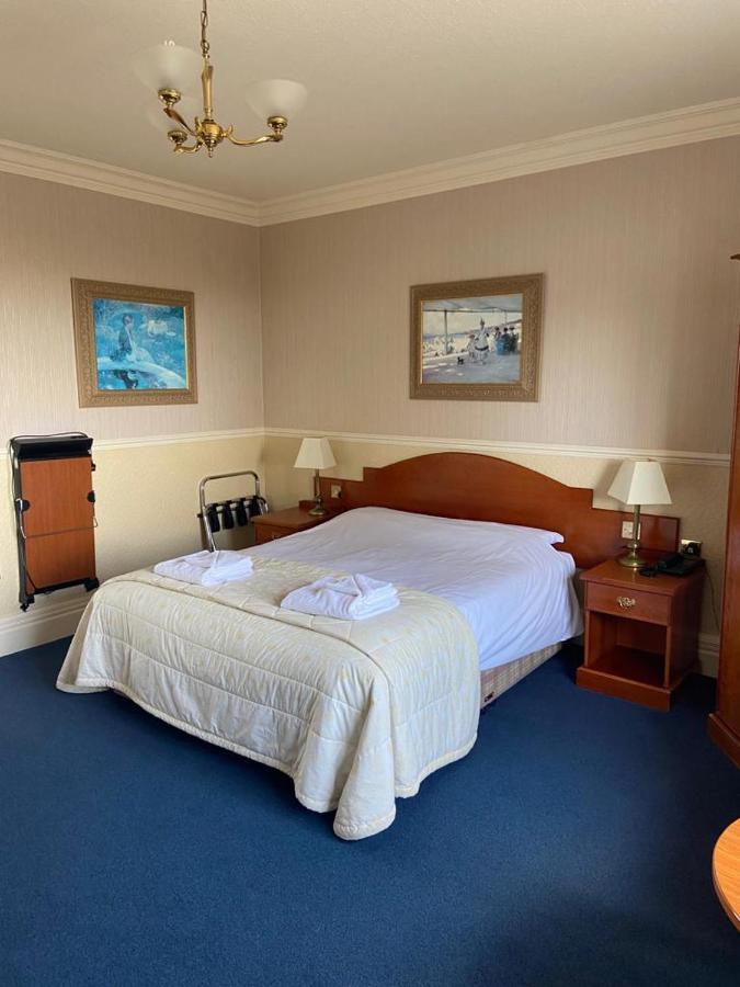 Clarkes Hotel Barrow In Furness Eksteriør billede