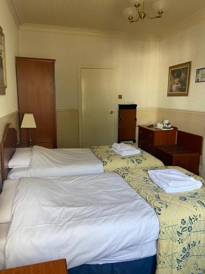 Clarkes Hotel Barrow In Furness Eksteriør billede