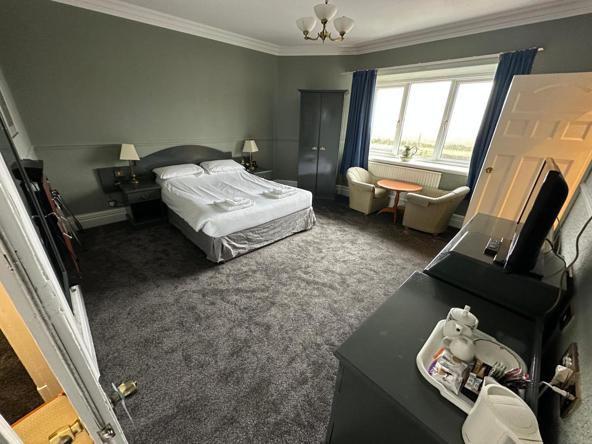 Clarkes Hotel Barrow In Furness Eksteriør billede
