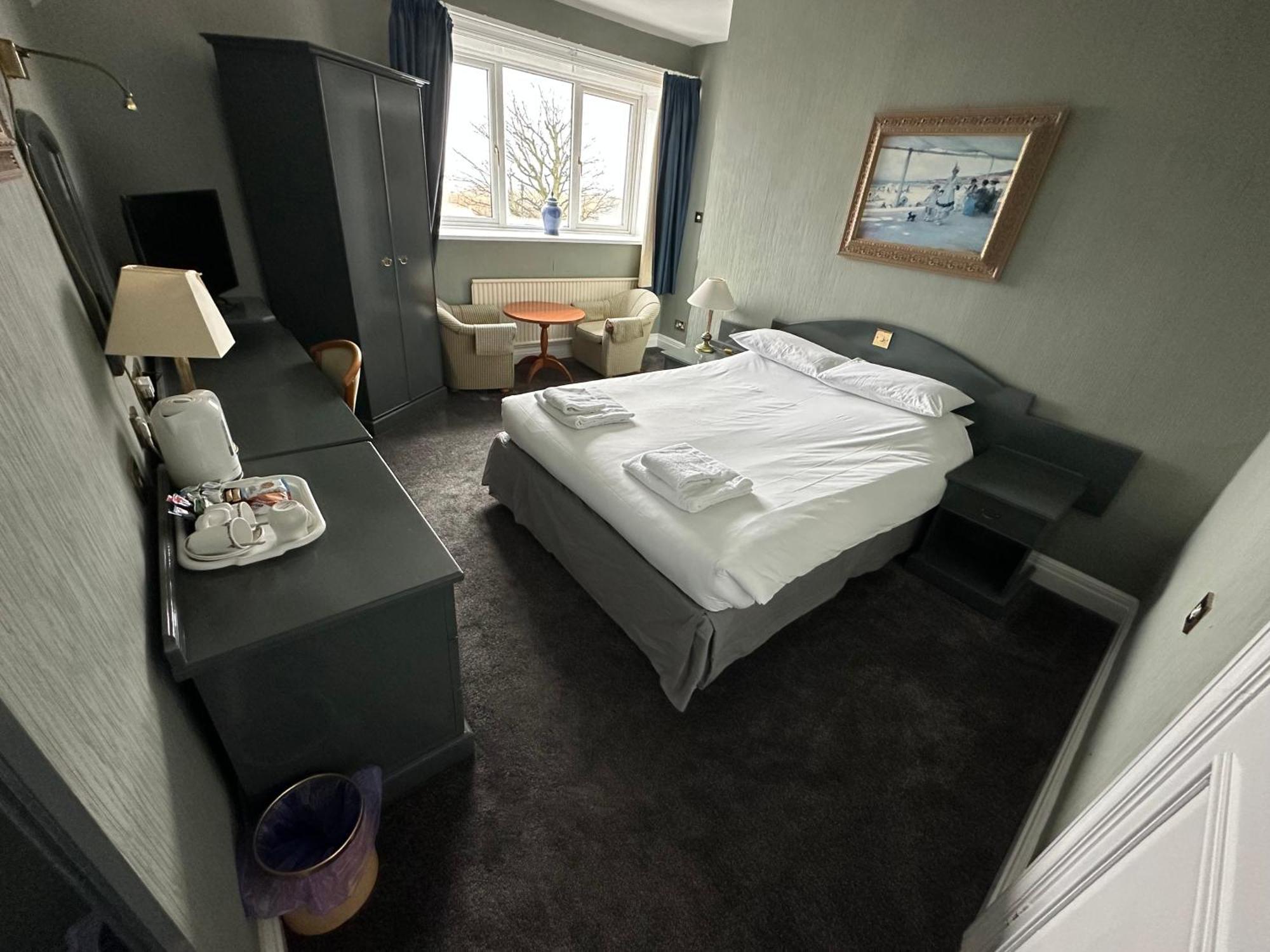 Clarkes Hotel Barrow In Furness Eksteriør billede
