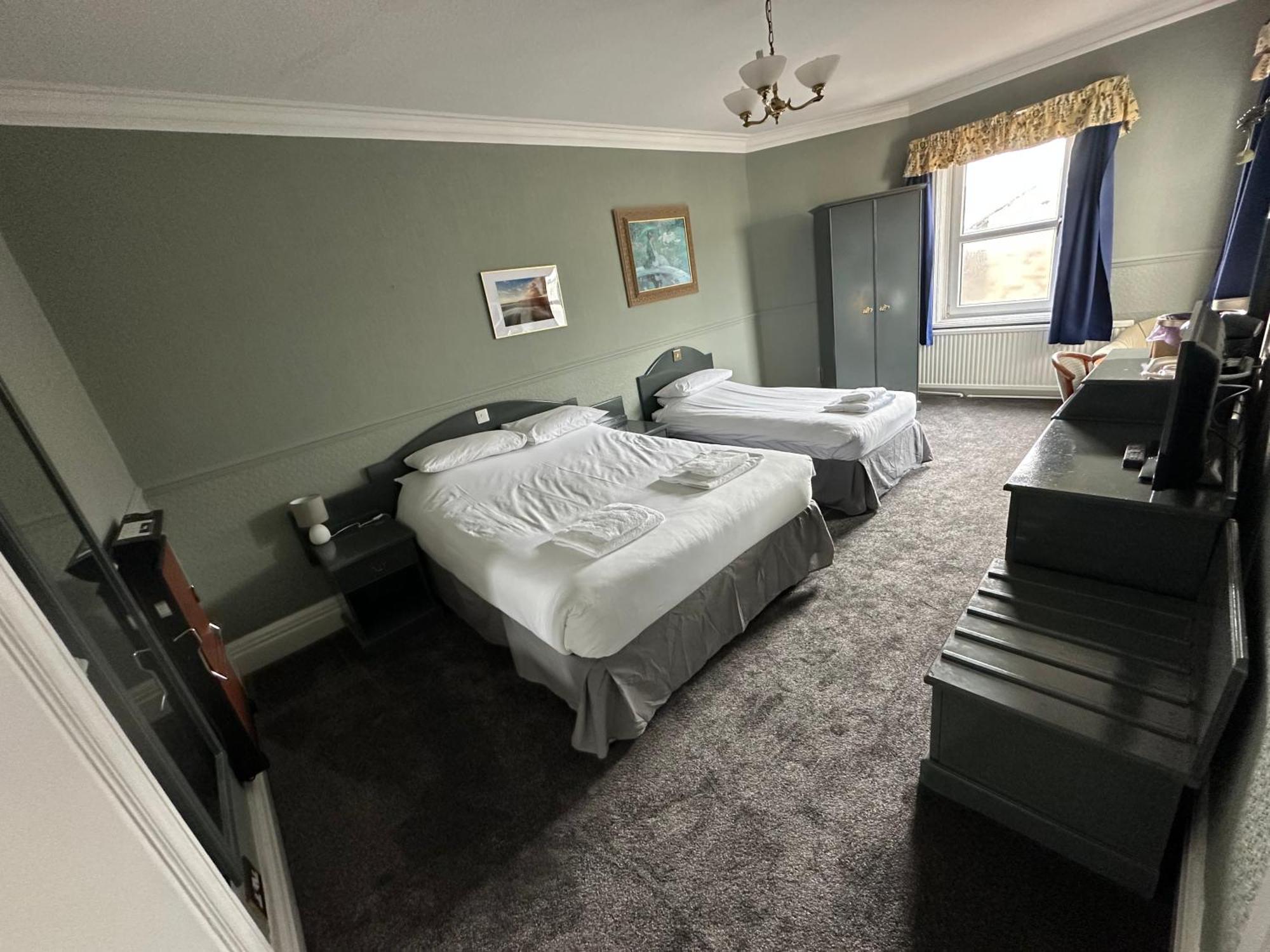 Clarkes Hotel Barrow In Furness Eksteriør billede